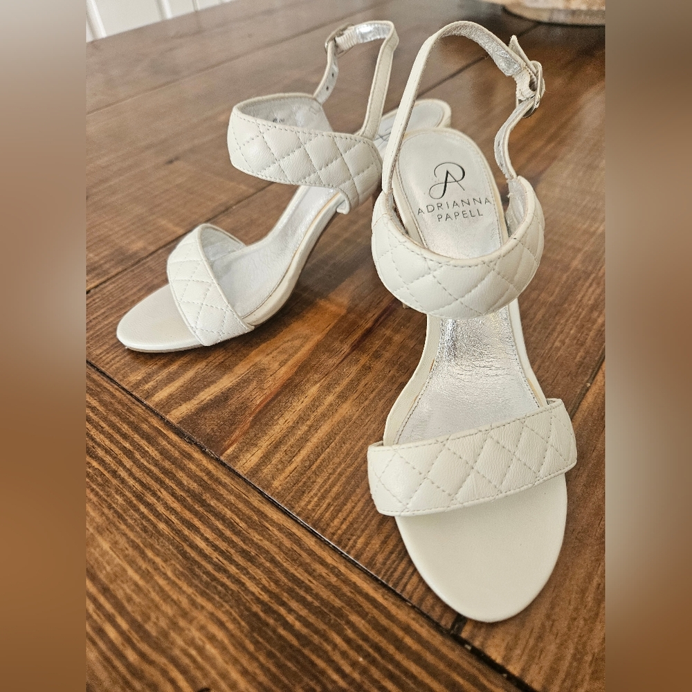 Size: 6 Adrianna Papell Heels